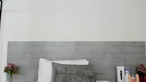 sunnywhitee online show from 02-07-26, 07:17