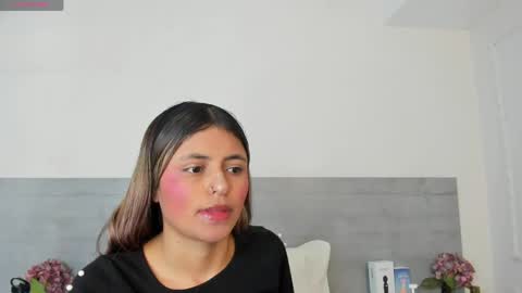 sunnywhitee online show from 04-15-26, 07:21