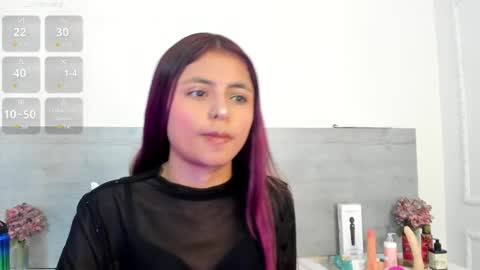 Snapshot of sunnywhitee chatting on 05-20-26, 07:20 sunnywhitee online show from 05-20-26, 07:20