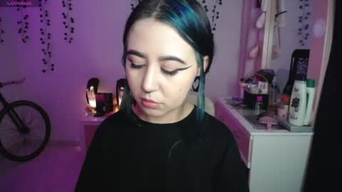 Snapshot of sunset_pienk chatting on 04-19-26, 04:45 Sunset online show from 04-19-26, 04:45