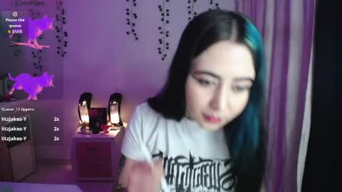 Snapshot of sunset_pienk chatting on 04-24-26, 06:16 Sunset online show from 04-24-26, 06:16