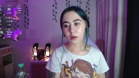 Snapshot of sunset_pienk chatting on 04-25-26, 05:10 Sunset online show from 04-25-26, 05:10