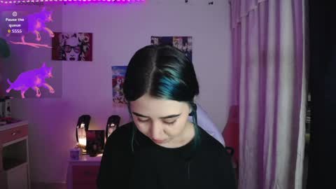Snapshot of sunset_pienk chatting on 05-01-26, 04:39 Sunset online show from 05-01-26, 04:39