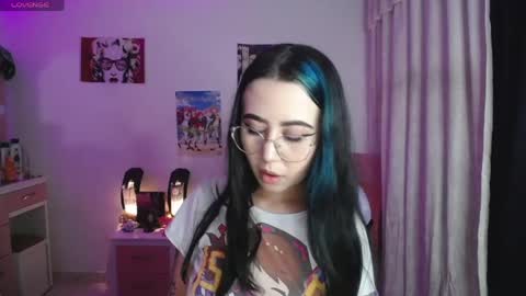 Snapshot of sunset_pienk chatting on 05-12-26, 02:08 Sunset online show from 05-12-26, 02:08