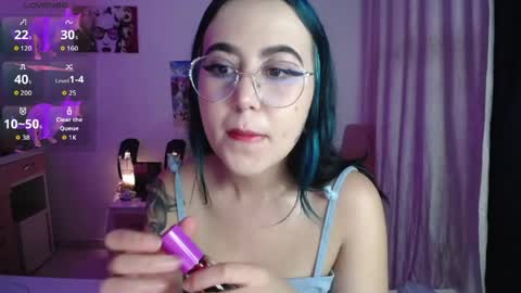 Snapshot of sunset_pienk chatting on 05-13-26, 02:53 Sunset online show from 05-13-26, 02:53