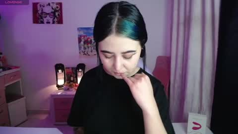 Snapshot of sunset_pienk chatting on 06-20-26, 03:20 Sunset online show from 06-20-26, 03:20