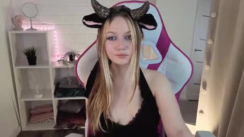 ANGELA online show from 11-20-25, 02:39