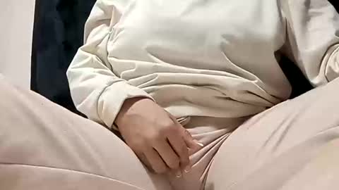 Annie online show from 01-31-25, 03:20