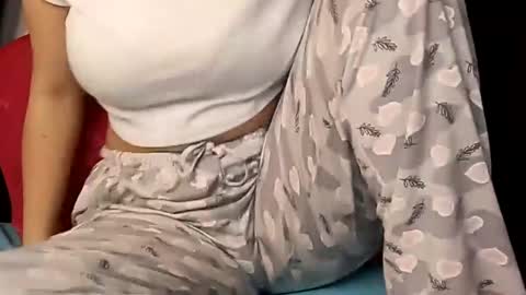 Annie online show from 02-10-25, 01:35