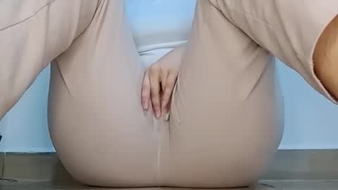 Annie online show from 02-28-26, 05:25