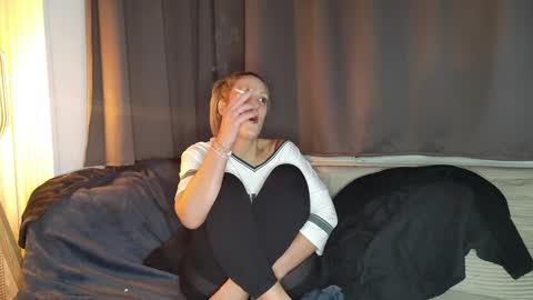 Snapshot of sunshine_diddy chatting on 01-10-25, 11:39 Ava online show from 01-10-25, 11:39