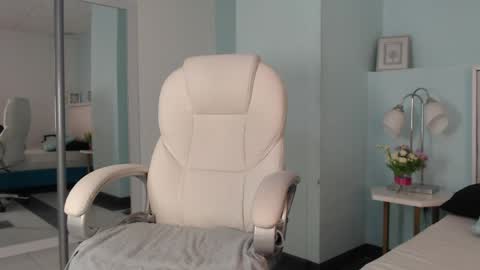 Snapshot of sunshine_gh1 chatting on 05-15-26, 11:39 Sunshine online show from 05-15-26, 11:39