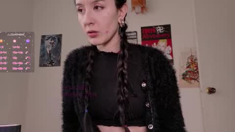 Snapshot of sunshine_girl9 chatting on 11-19-25, 08:09 sunshine_girl9 online show from 11-19-25, 08:09