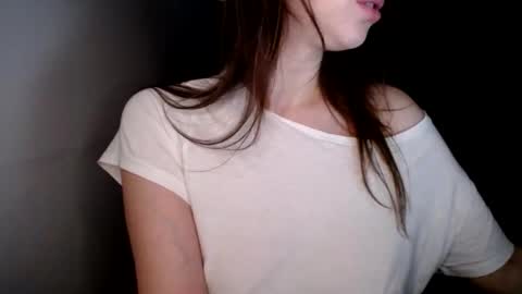 Snapshot of sunshine_in_your_life chatting on 12-15-25, 07:40 sunshine_in_your_life online show from 12-15-25, 07:40