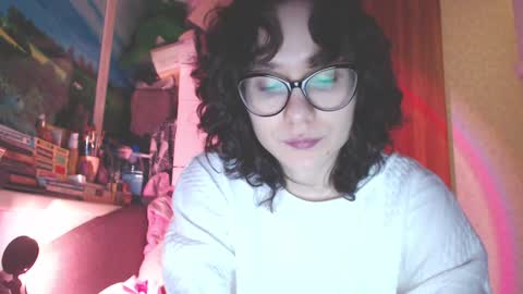 Snapshot of sunshinehella chatting on 12-27-24, 12:23 Hella online show from 12-27-24, 12:23