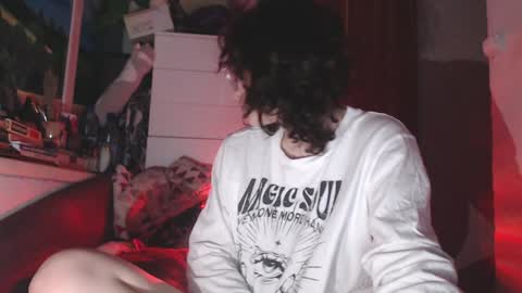 Snapshot of sunshinehella chatting on 01-20-25, 01:32 Hella online show from 01-20-25, 01:32