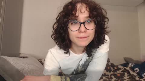 Snapshot of sunshinehella chatting on 01-25-25, 11:34 Hella online show from 01-25-25, 11:34