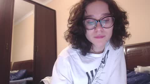 Snapshot of sunshinehella chatting on 01-27-25, 06:52 Hella online show from 01-27-25, 06:52