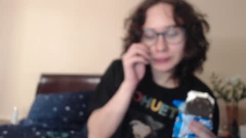 Snapshot of sunshinehella chatting on 02-02-25, 10:28 Hella online show from 02-02-25, 10:28