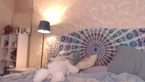 Snapshot of sunshinehella chatting on 02-07-25, 04:35 Hella online show from 02-07-25, 04:35