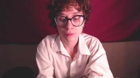 Snapshot of sunshinehella chatting on 09-18-25, 03:58 Hella online show from 09-18-25, 03:58