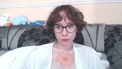 Snapshot of sunshinehella chatting on 11-16-25, 08:53 Hella online show from 11-16-25, 08:53