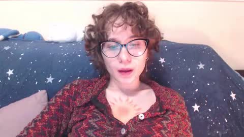 Snapshot of sunshinehella chatting on 11-23-25, 11:32 Hella online show from 11-23-25, 11:32