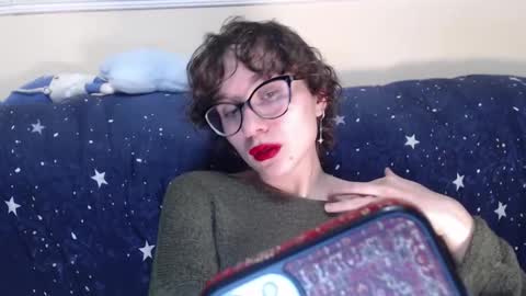 Snapshot of sunshinehella chatting on 11-25-25, 12:16 Hella online show from 11-25-25, 12:16