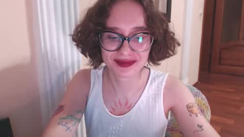 Snapshot of sunshinehella chatting on 03-04-26, 12:22 Hella online show from 03-04-26, 12:22