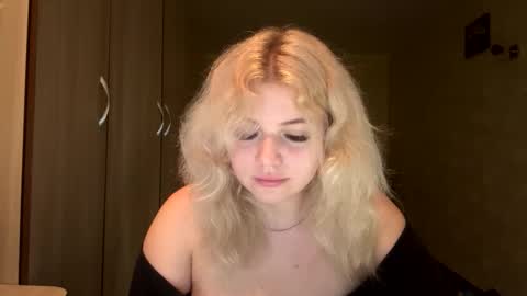 sunshinyflash online show from 11-26-25, 05:36