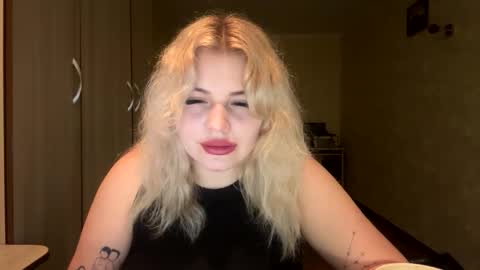 sunshinyflash online show from 12-05-25, 05:42