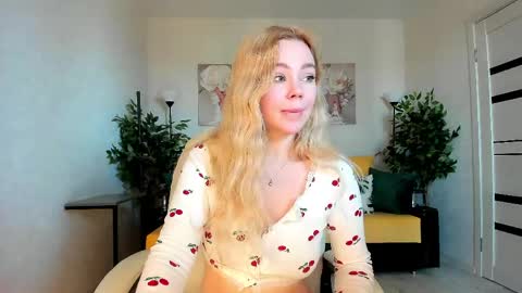 Jenn online show from 04-14-26, 03:12