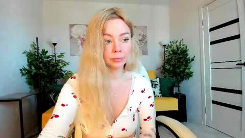 Jenn online show from 04-18-26, 03:21