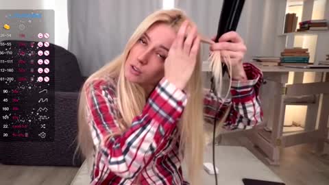 Snapshot of super_peach_stream chatting on 02-05-25, 09:36 ANNApvt open full info in bio online show from 02-05-25, 09:36