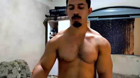 Snapshot of superbigmr chatting on 03-23-26, 04:05 james online show from 03-23-26, 04:05
