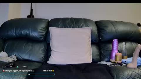 Snapshot of superduty5speed chatting on 11-05-25, 05:07 Thomas online show from 11-05-25, 05:07