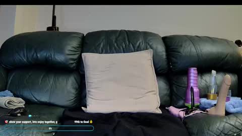 Snapshot of superduty5speed chatting on 11-25-25, 04:34 Thomas online show from 11-25-25, 04:34