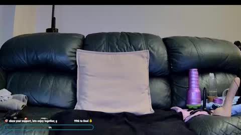 Snapshot of superduty5speed chatting on 11-29-25, 06:55 Thomas online show from 11-29-25, 06:55