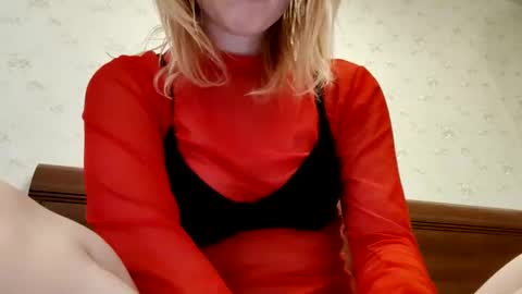 Snapshot of supereasyx chatting on 01-22-25, 08:18 Annie online show from 01-22-25, 08:18