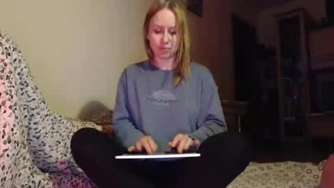 Annie online show from 05-13-26, 06:27
