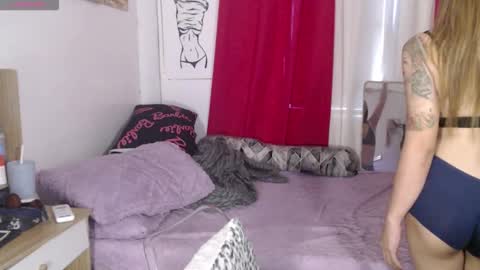 Snapshot of superhotvaleria chatting on 11-11-25, 01:49 Im val online show from 11-11-25, 01:49