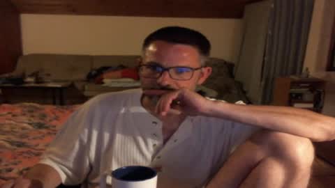 Snapshot of supersquirrel81 chatting on 06-18-26, 09:08 supersquirrel81 online show from 06-18-26, 09:08