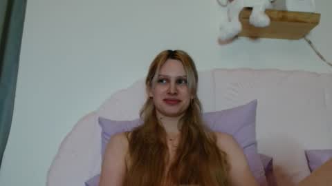 Snapshot of supersuka_147 chatting on 01-12-26, 10:04 Luna online show from 01-12-26, 10:04