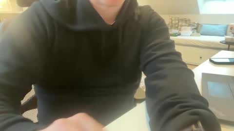 surfstar81 online show from 11-18-25, 07:13