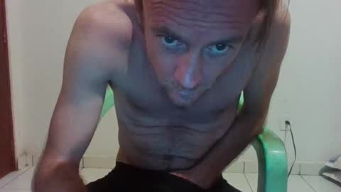 Snapshot of surfsup34 chatting on 12-04-24, 02:53 surfsup34 online show from 12-04-24, 02:53