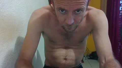 Snapshot of surfsup34 chatting on 01-29-25, 12:01 surfsup34 online show from 01-29-25, 12:01