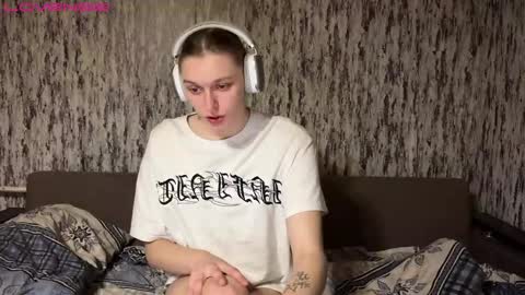 Snapshot of susan228 chatting on 01-07-25, 01:03 Vladiva online show from 01-07-25, 01:03