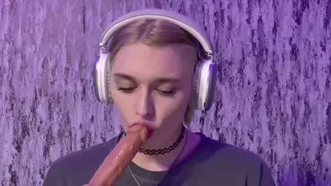 Snapshot of susan228 chatting on 01-24-25, 06:25 Vladiva online show from 01-24-25, 06:25