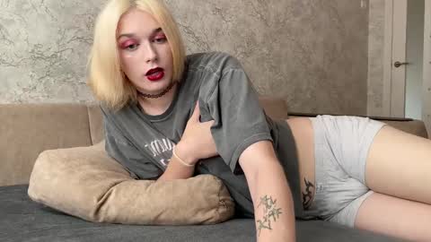 Snapshot of susan228 chatting on 09-10-25, 07:30 Vladiva online show from 09-10-25, 07:30