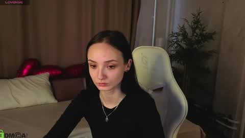 Snapshot of susan__clark chatting on 05-06-26, 01:36 Annie online show from 05-06-26, 01:36